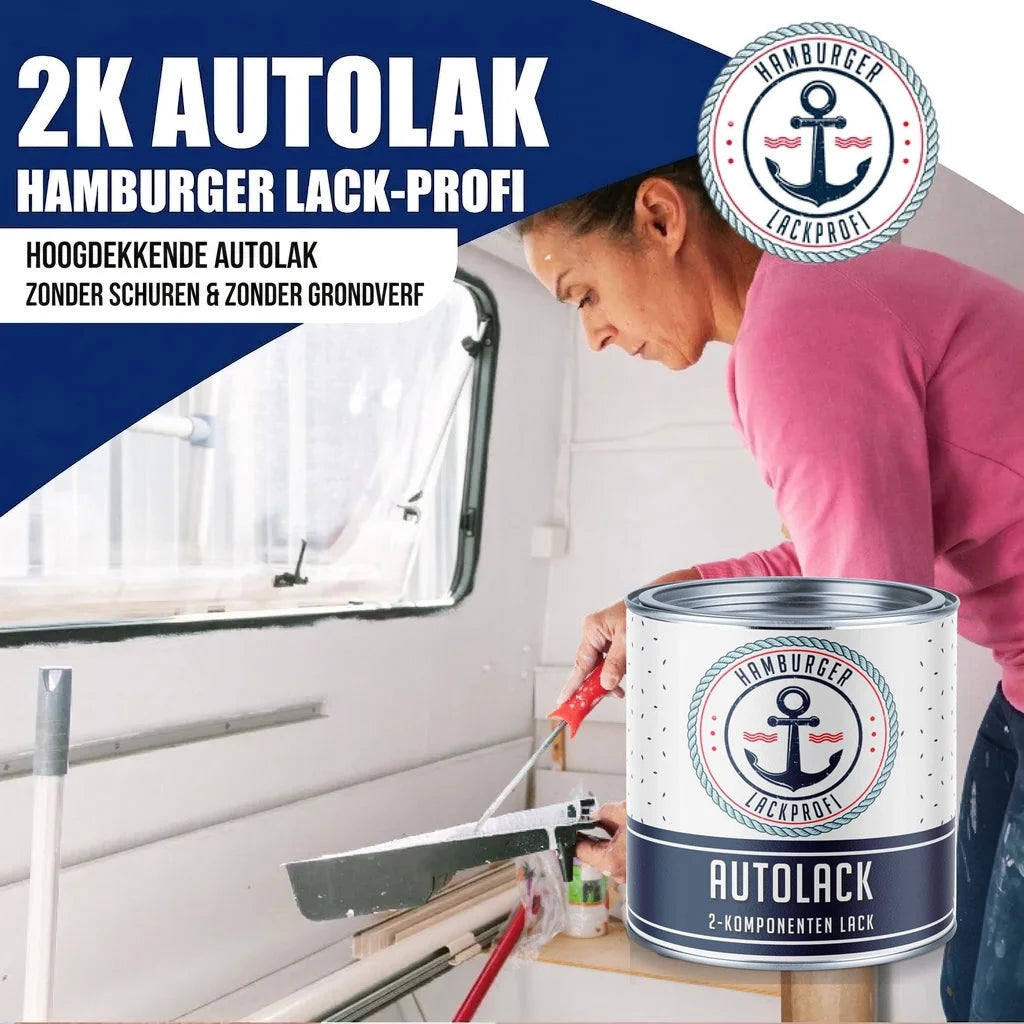 Vrouw schildert interieur met "HAMBURGER LACKPROFI AUTOLACK" 2K autolak.